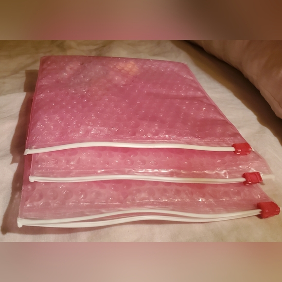 7 Glossier Pink Makeup Bags and 12 Glossier Stickers New Never Used - Picture 9 of 9